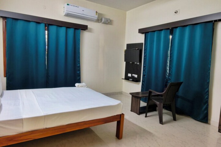 Room 3 of 6