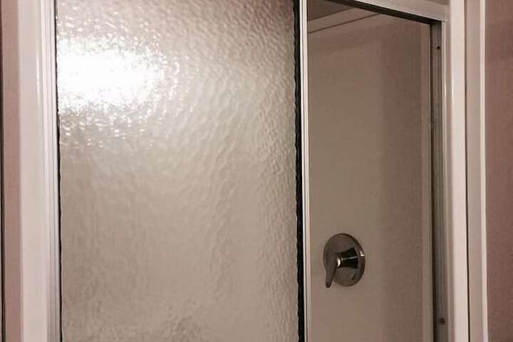 Room 10 of 12