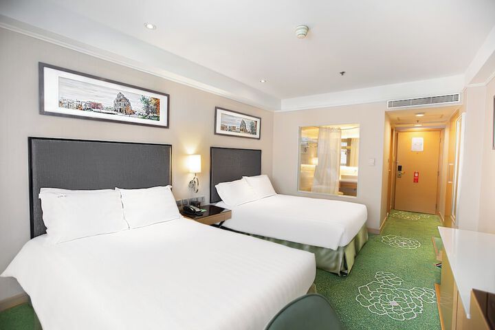 Room 15 of 84
