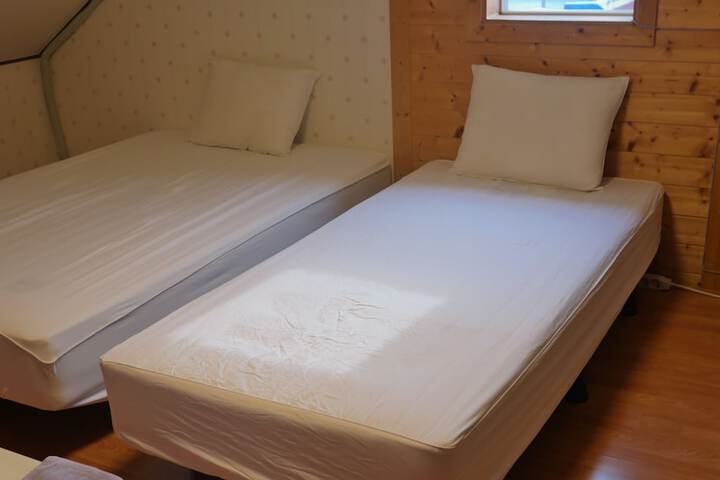 Room 9 of 47