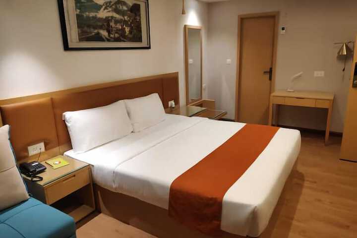 Room 27 of 57