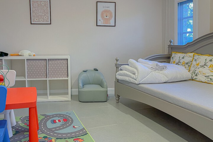 Room 83 of 137