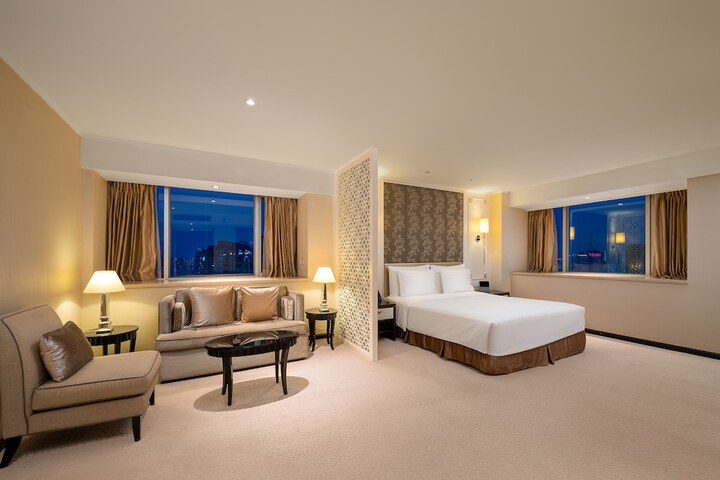 Room 18 of 72