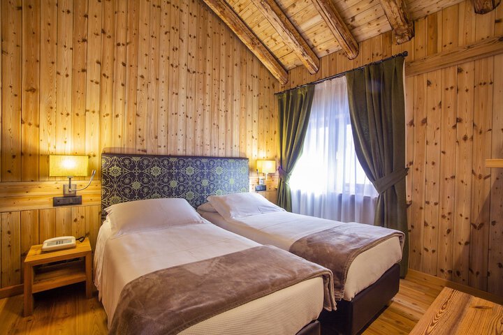 Room 28 of 105