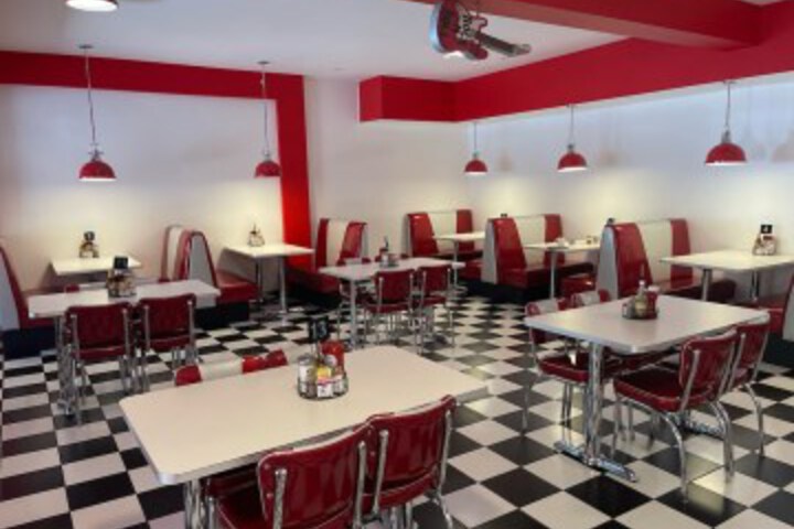 Dining 61 of 99