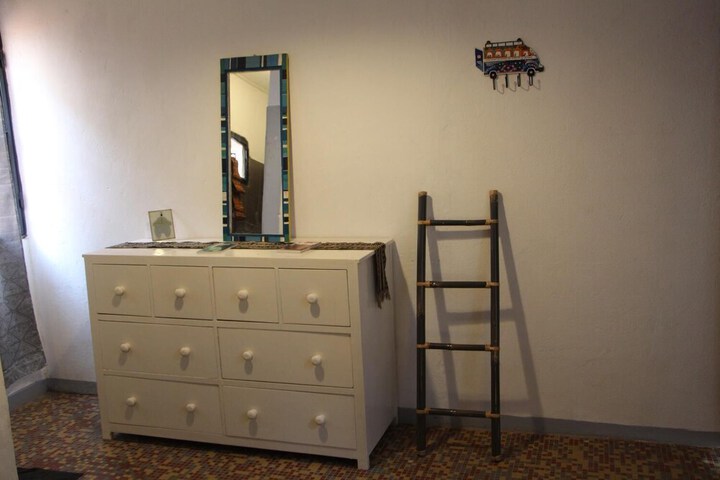 Room 8 of 37