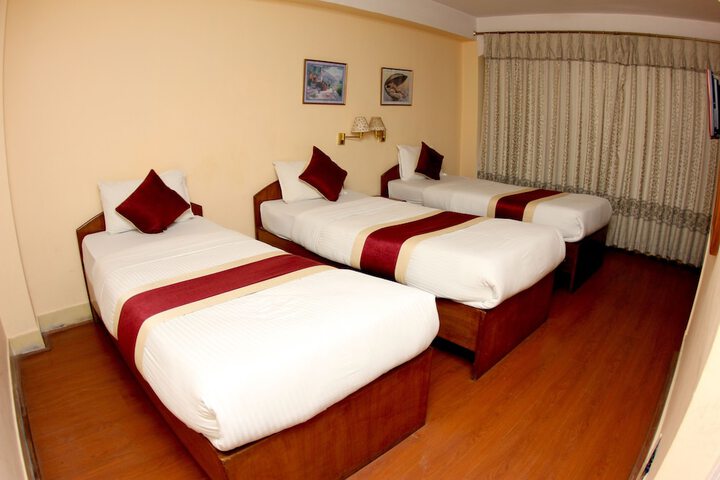 Room 17 of 33