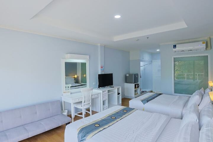 Room 5 of 47