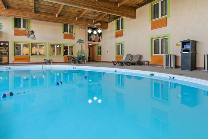 Hotel Pool