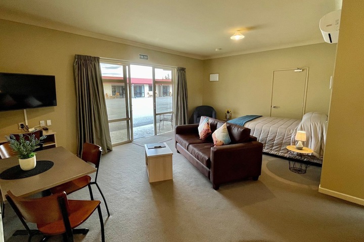 Room 3 of 80