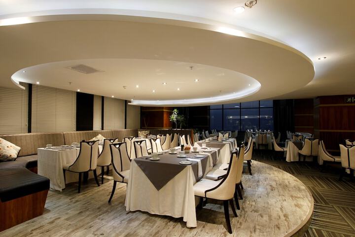 Dining 74 of 113