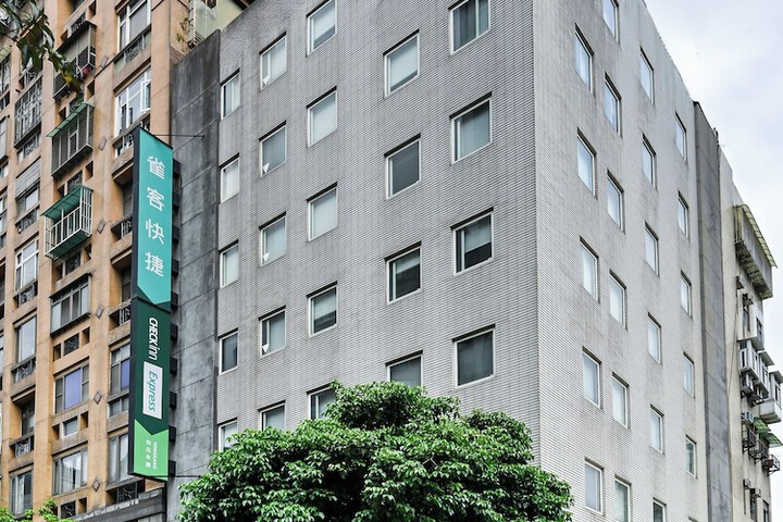 Hotel 77 of 83