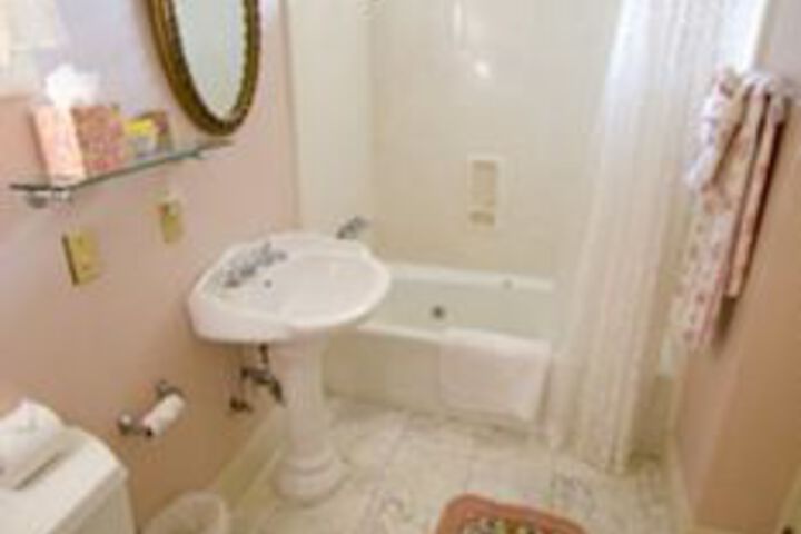 Room 5 of 40