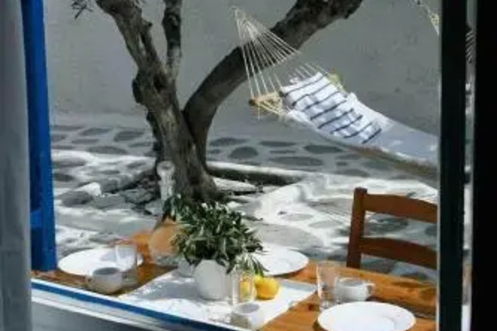 YIANNIS STUDIOS