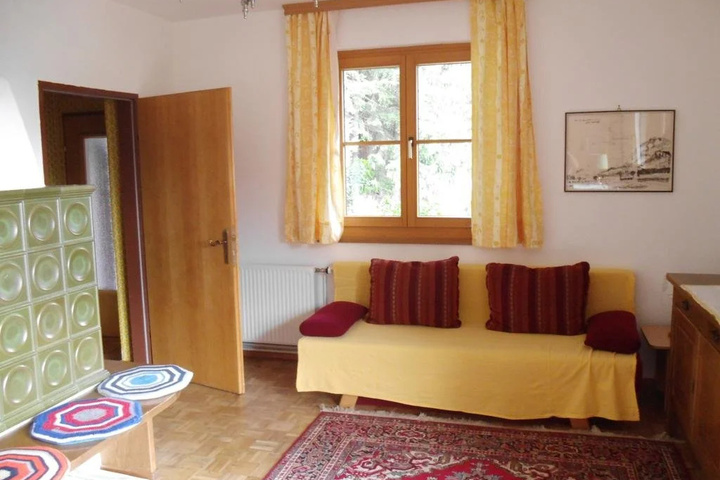 Room 5 of 15