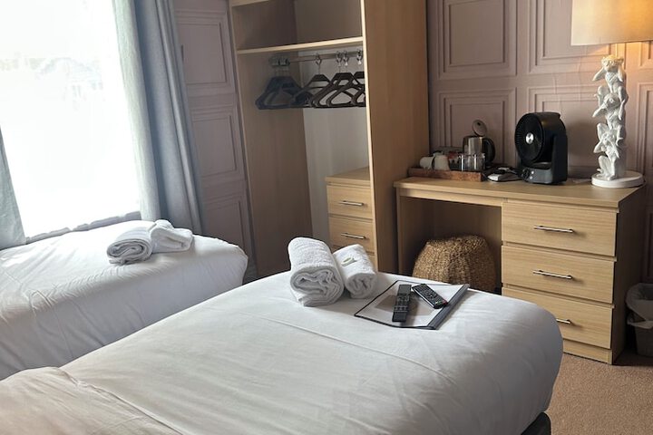 Room 80 of 171