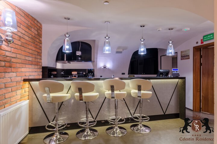 Lounge 119 of 146