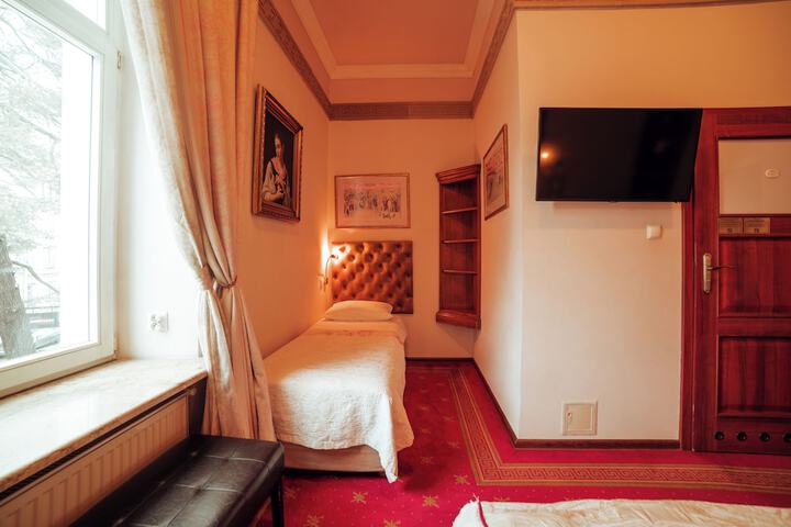 Room 12 of 52
