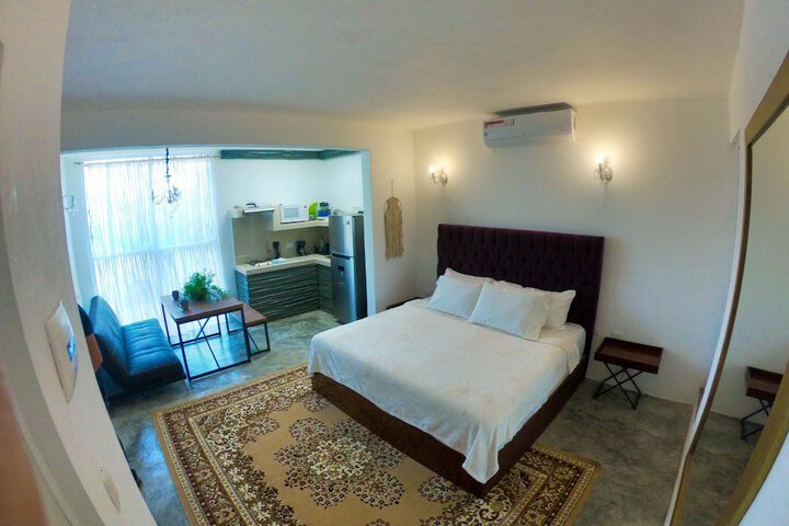 Room 4 of 18