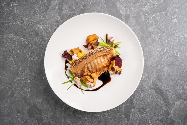 Lounge 139 of 173