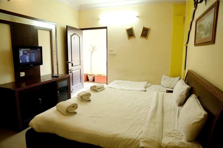 Room 9 of 34