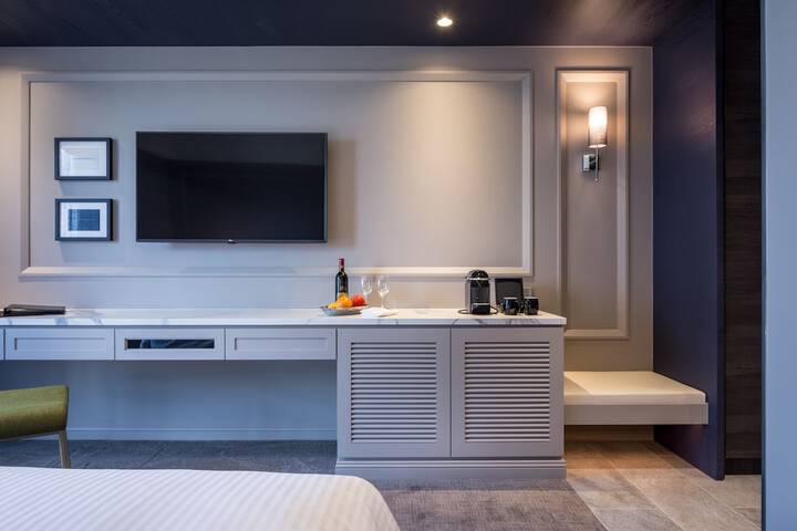 Room 13 of 89