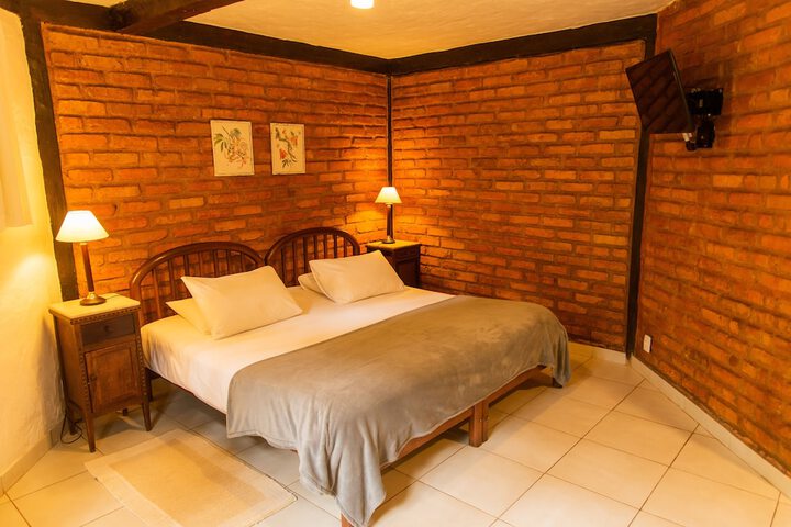 Room 9 of 185