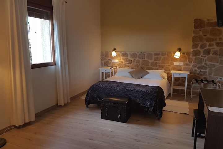 Room 4 of 68