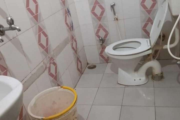 Room 6 of 27