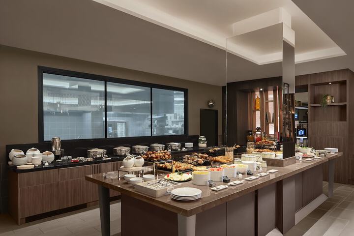 Dining 80 of 128