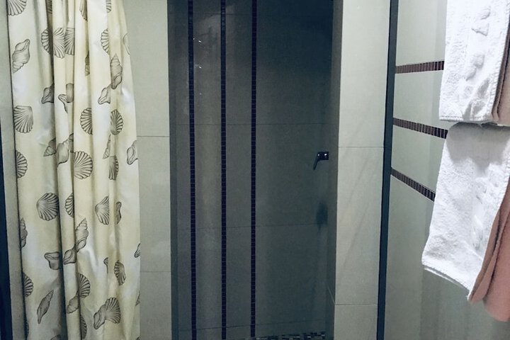Room 2 of 7