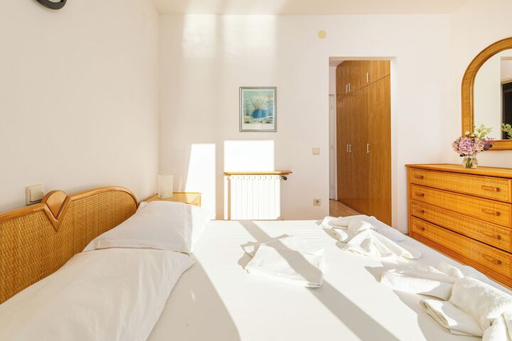 Room 7 of 79