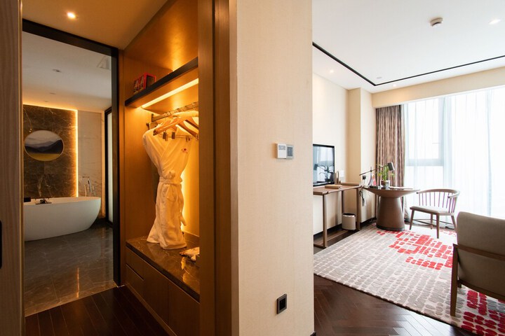 Room 14 of 64