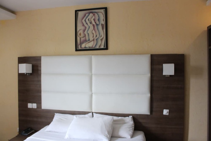 Room 12 of 43