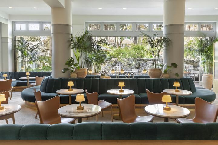 Entrance & Lobby