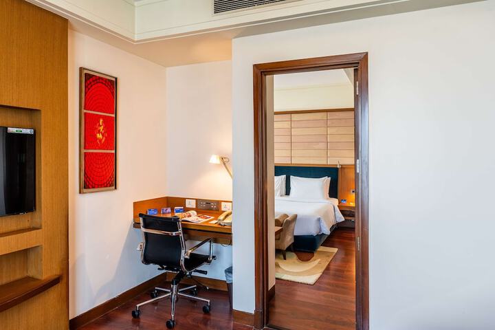 Room 19 of 76