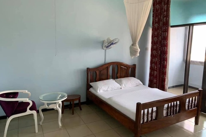Room 3 of 20