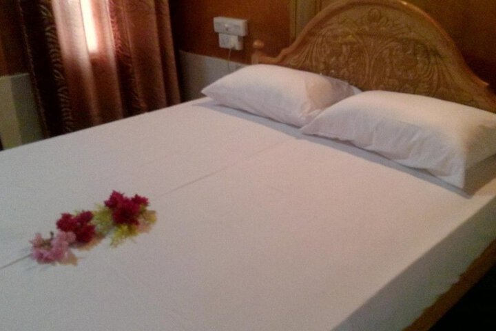 Room 5 of 6