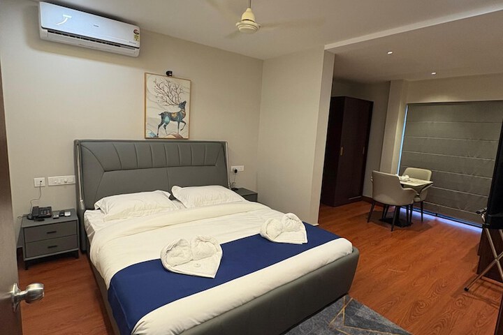 Room 28 of 72
