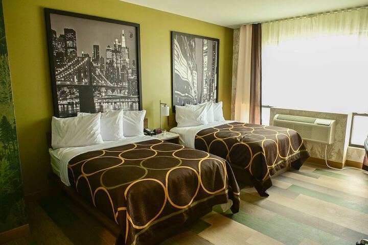 Room 12 of 27