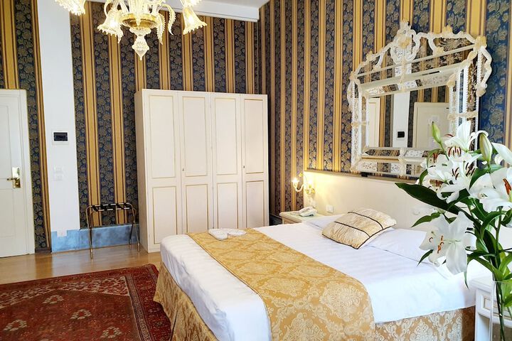 Room 4 of 44