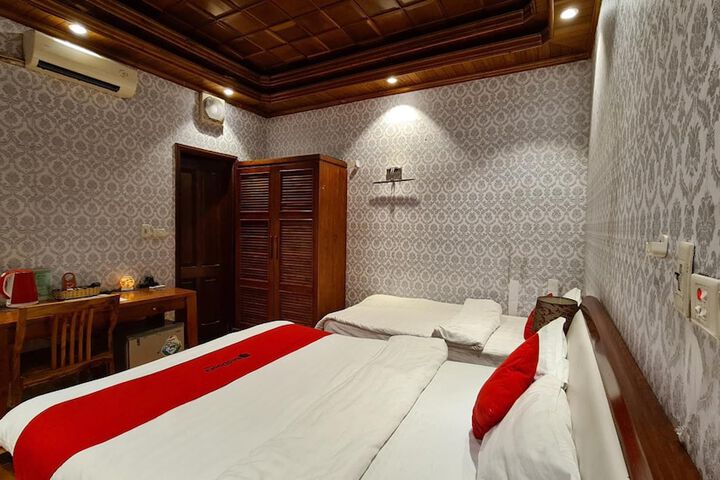 Room 32 of 45