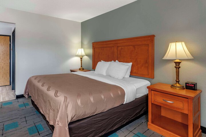 Room 7 of 30