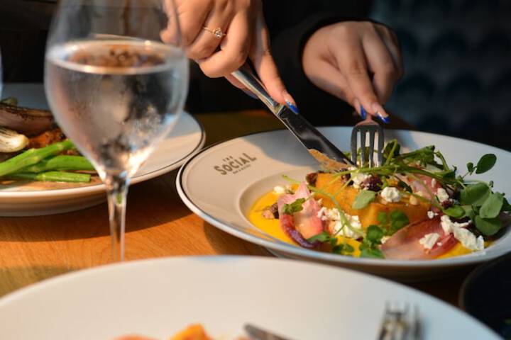Dining 90 of 119