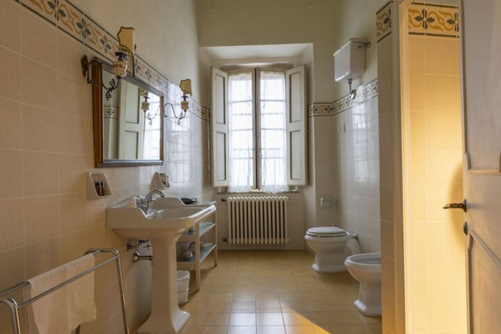 Room 35 of 49