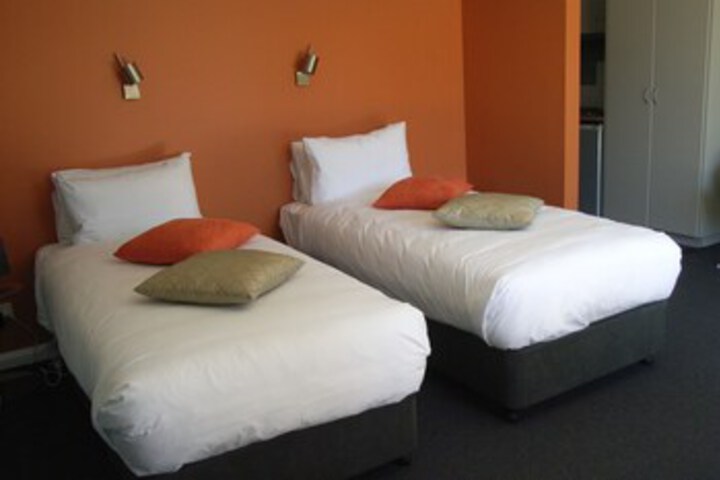 Room 40 of 195
