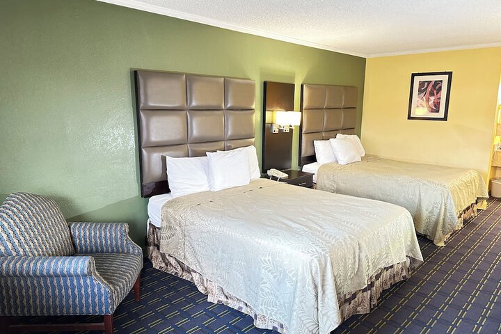 2 Double Beds (6 of 11)