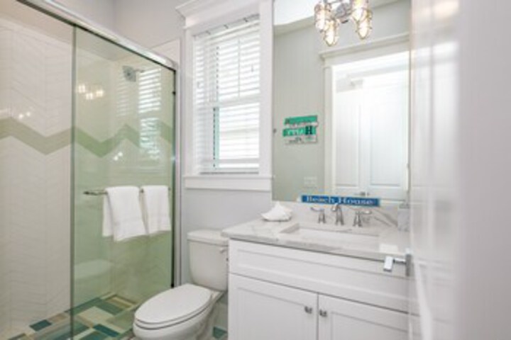 Room 4 of 25