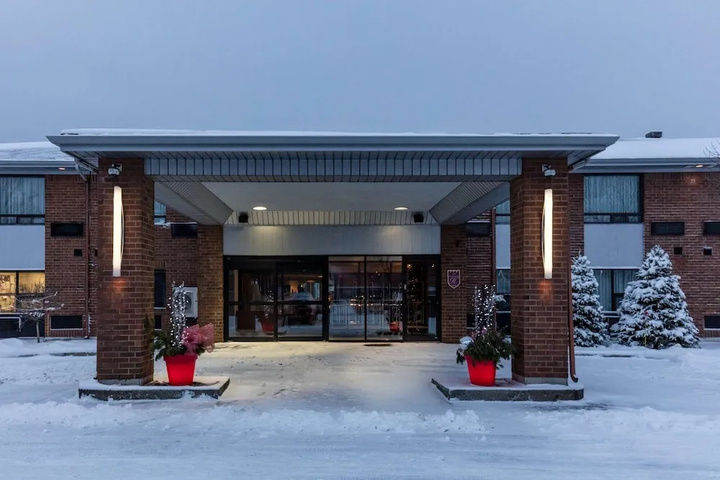 Photo of Comfort Inn East
