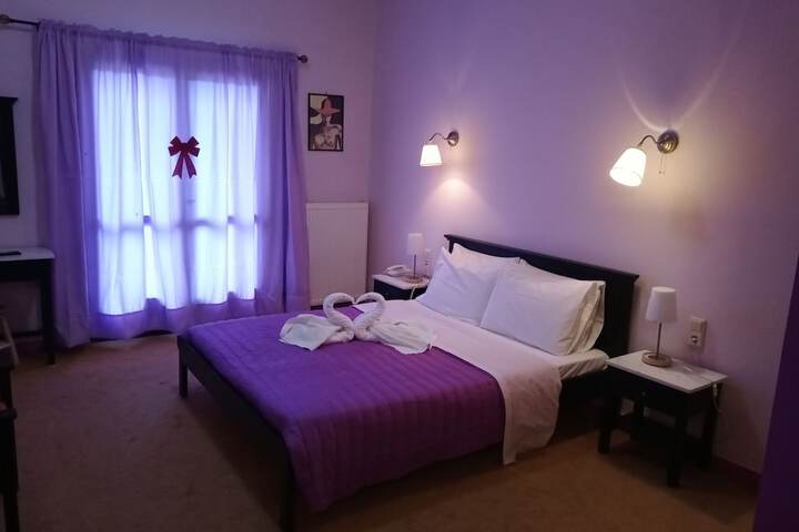 Room 7 of 16